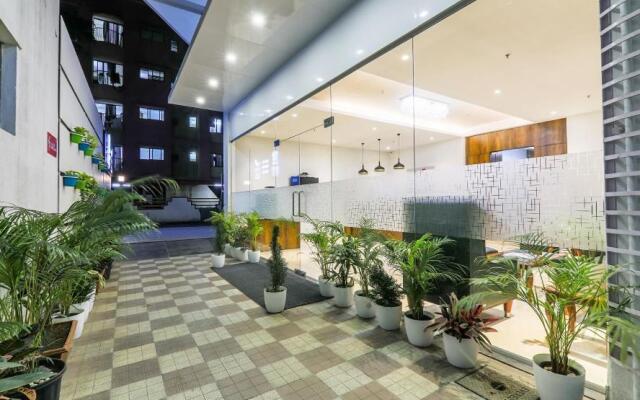 Magnus Square Business Hotel