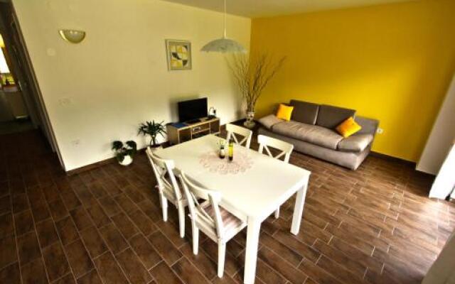 Apartments Maligoj