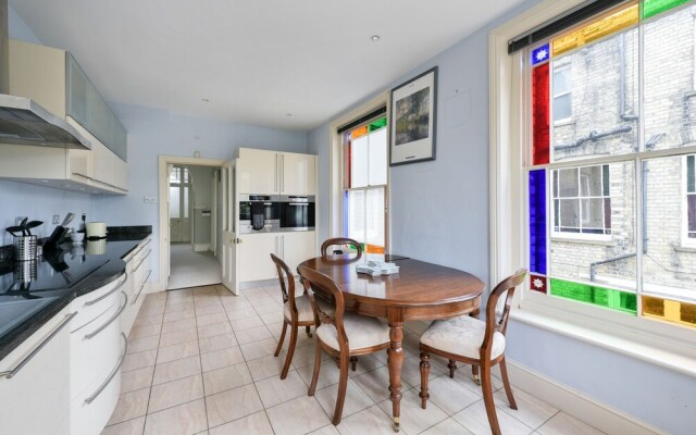 Melrose Lodge 4-bedroom house 1-bed flat