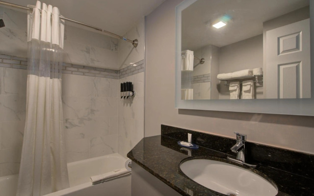 Clarion Pointe Tampa-Brandon Near Fairgrounds and Casino