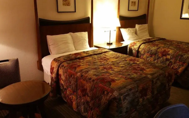 Rodeway Inn & Suites
