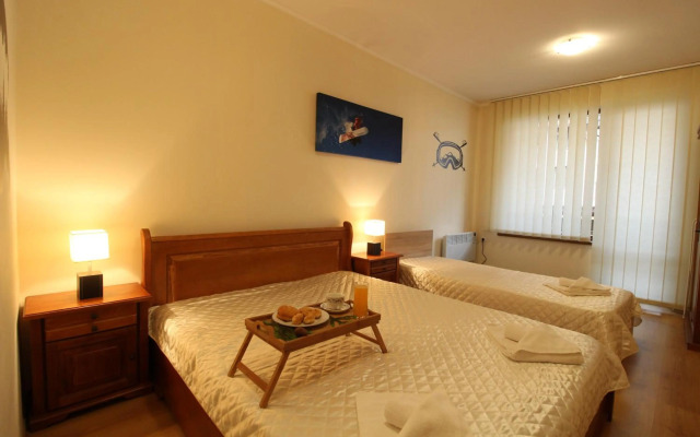 Pine Tree Apartment 2 - B7