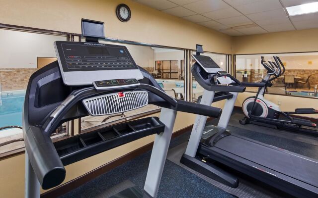 AmericInn by Wyndham Grand Rapids Airport North