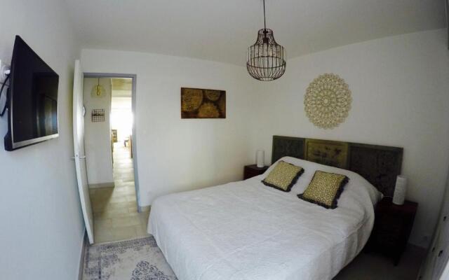 Nouvelle annonce : Appartement rénové de 66m2 pleine vue mer!