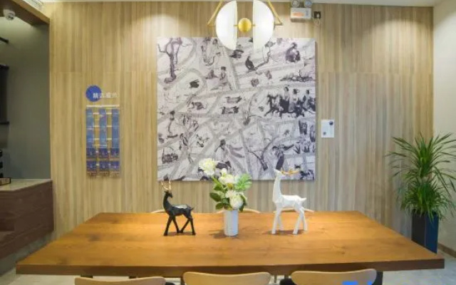 HanTing Premium Hotel (Kaifeng Henan University)