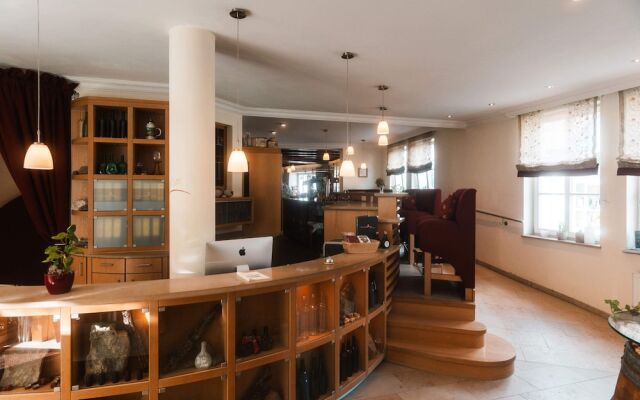 Landhotel & Weingasthof Schwarzer Adler