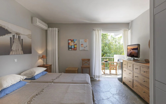 A 2BR Villa in Sounio with pool