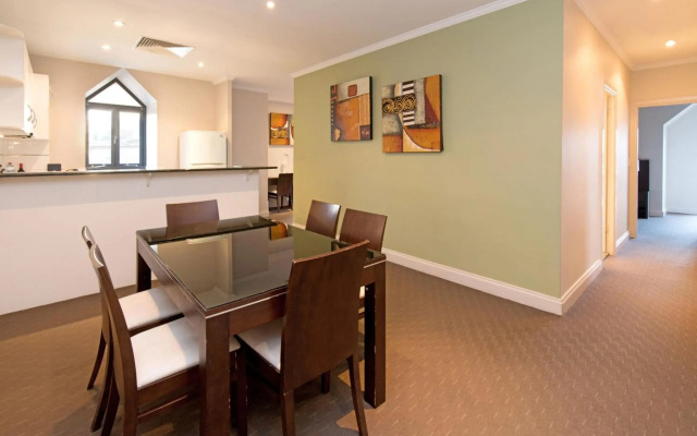 Frome Apartments
