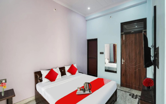 OYO Flagship 70225 Ayurma Inn