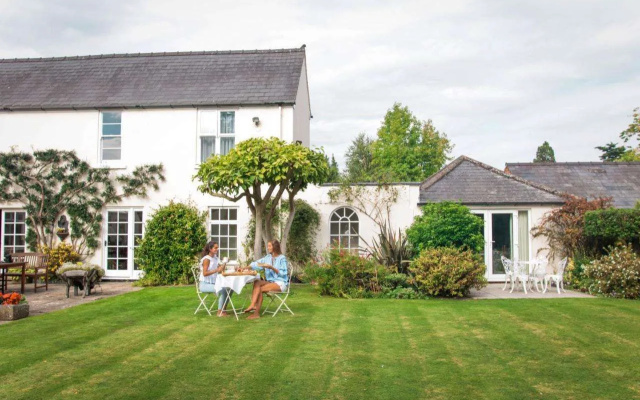 The Little Manor