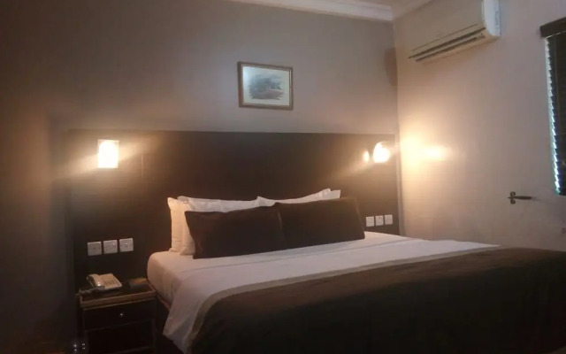 Neocourts Hotel