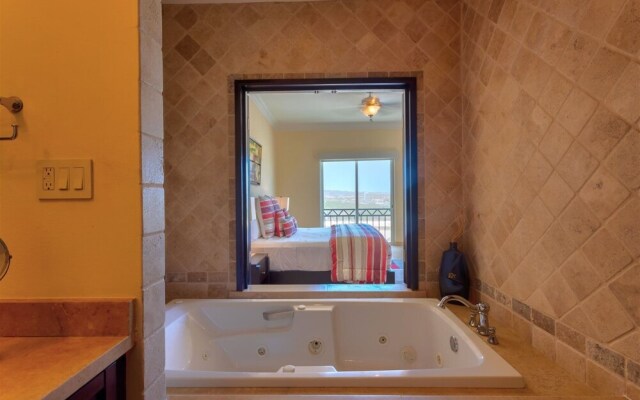 The Village 601 Beautiful Penthouse With Ocean Views