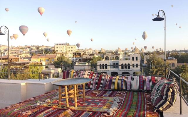 Azalea Terrace Cave Hotel