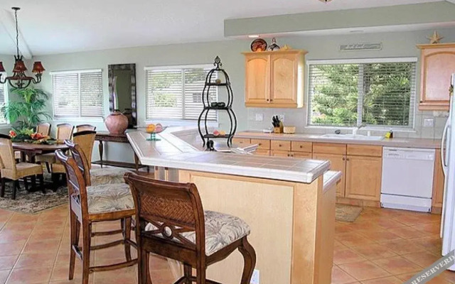 Hale Ohana by RedAwning