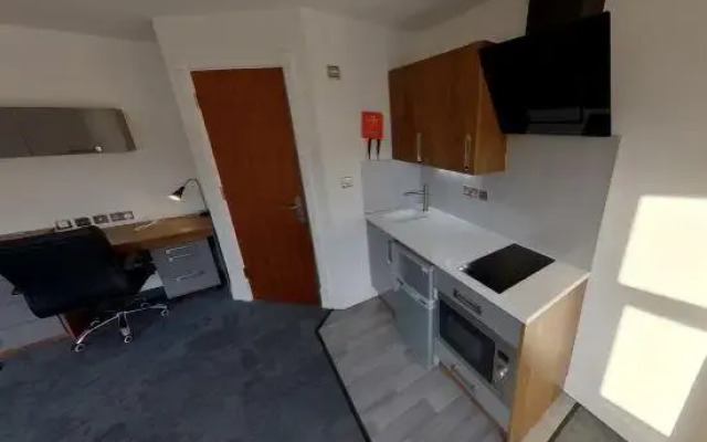 CovStays – Victoria House - Deluxe Studios in Coventry City Centre