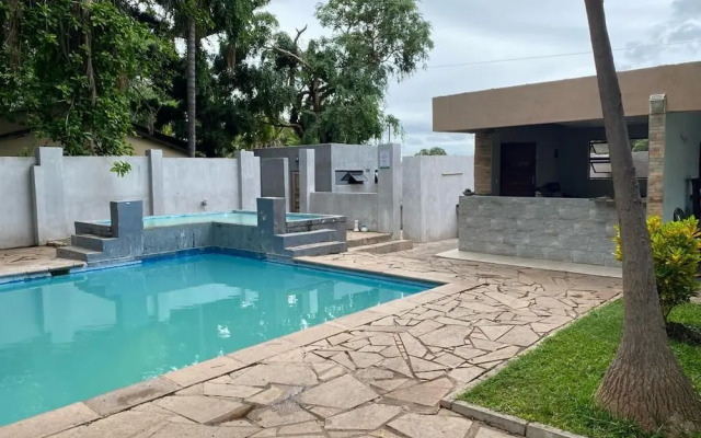 Zambezi Ultima Inn