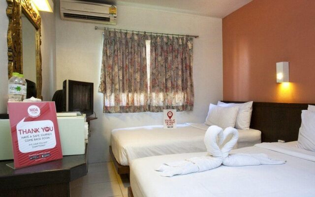 NIDA Rooms Talat Yot Night Market