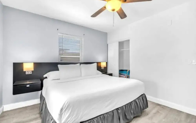 Beach Escape Corner Apartment