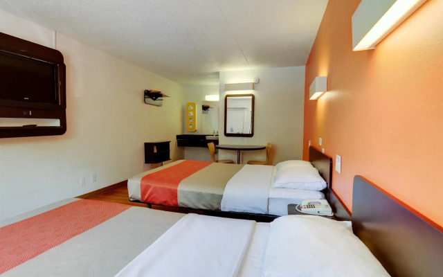 Days Inn by Wyndham Kansas City Northeast
