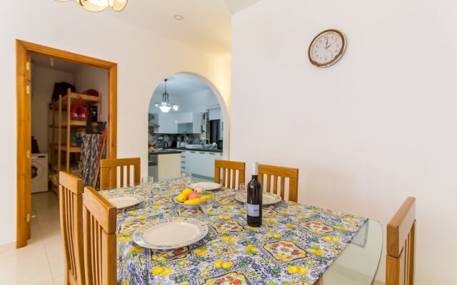 Cotswold Sea Apart With 3 bdr at Qawra