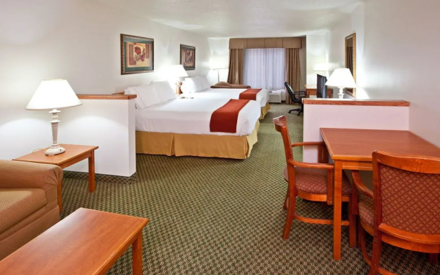 Holiday Inn Express & Suites Logan