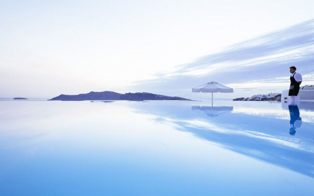 Kirini Suites & Spa Hotel