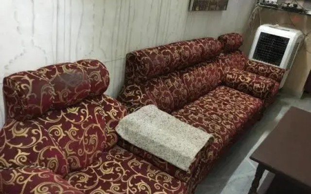 Shreyansh Hotel