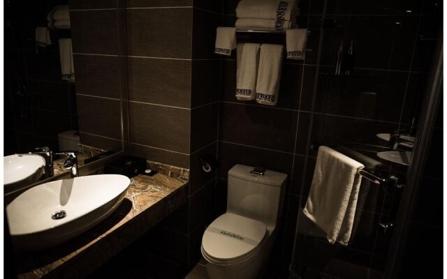 Revolver Theme Design Hotel