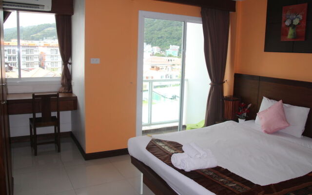 Green Harbor Patong Hotel