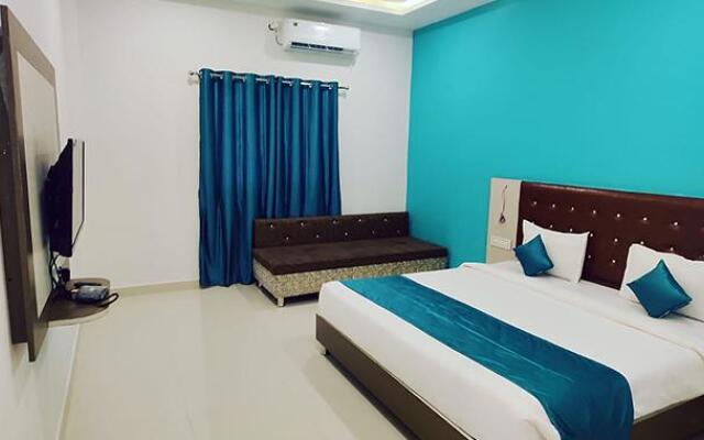 FabHotel Rudra Palace