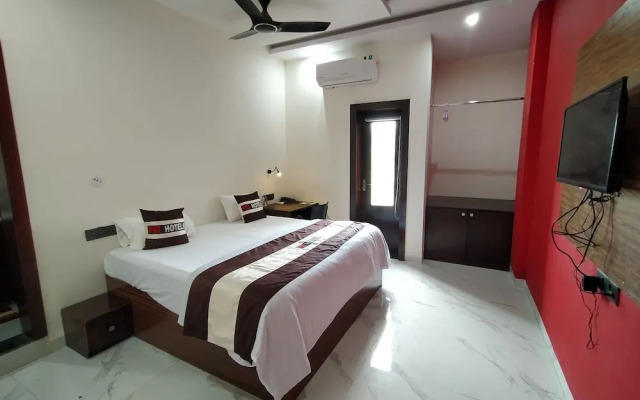 Goroomgo Pat Village Inn Indore