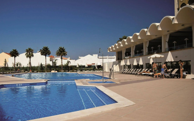 Отель Ozadi Altura Beach Resort