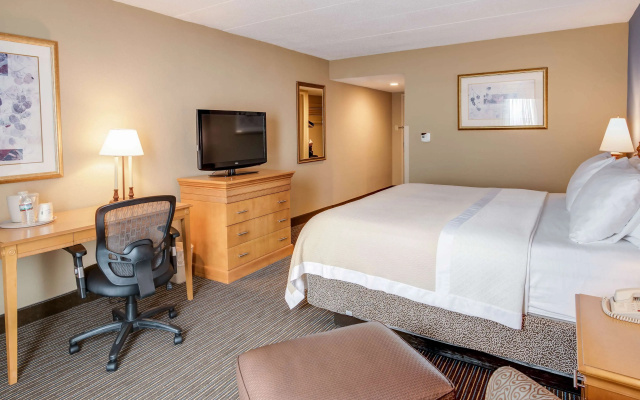 Days Hotel by Wyndham Toms River Jersey Shore
