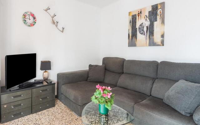 Spacious Holiday Home in Cambrils with Shared Swimming Pool