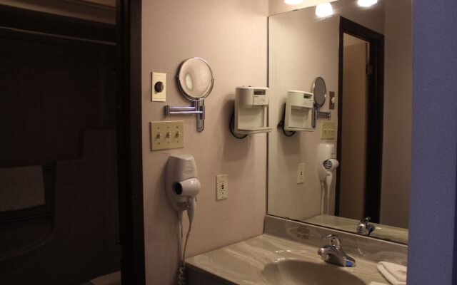 Motel Capri & Suites