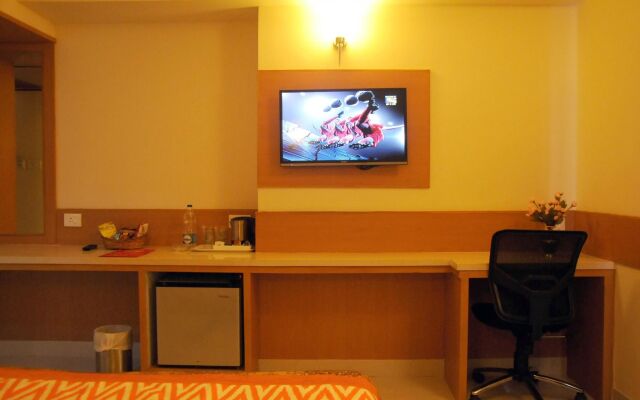 OYO Rooms Cross Cut Road Gokhale Street