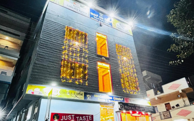 Collection O 79472 Royal Ruby Hotel