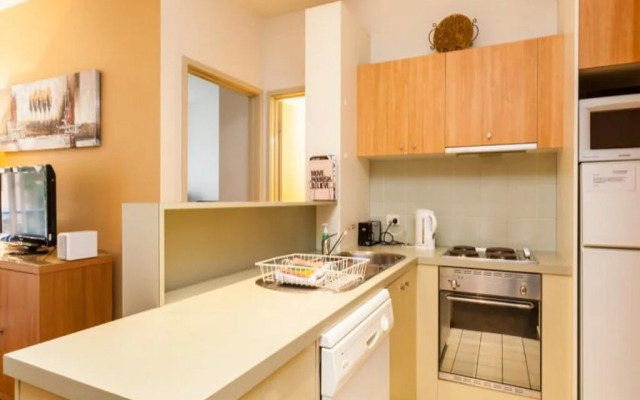 StayCentral Melbourne Serviced Apartments - Catani 1 & 2