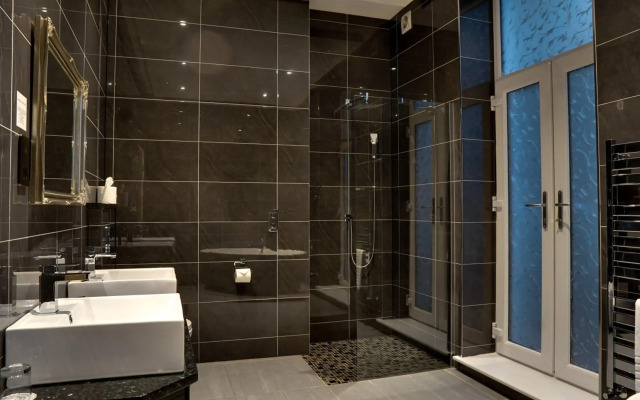 Halvard Hotel