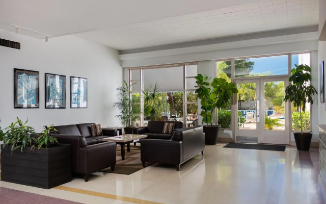 Tropics Hotel