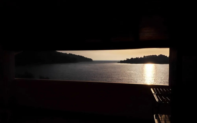 Seafront Apartments Anthony