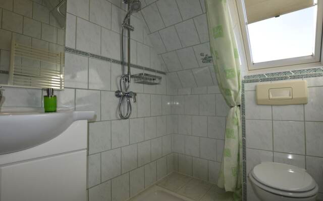 Hubsche Wohnung in Kropelin mit Eigener Terrasse