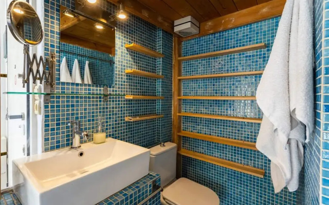 Acropolis Cozy Studio Home in the Heart of Athens