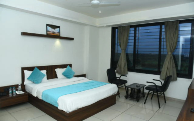 OYO 16604 Hotel Sparsh Inn