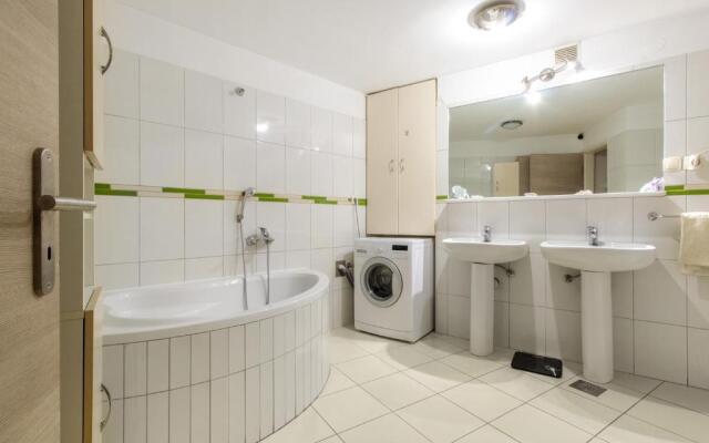 Apartments by the sea Tribunj, Vodice - 4174