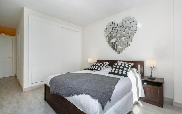 FIVE STAR 3 bedroom Apt in ideal location - RDR237