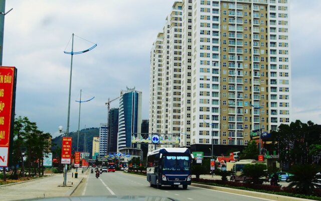 Moonlight Halong Homestay