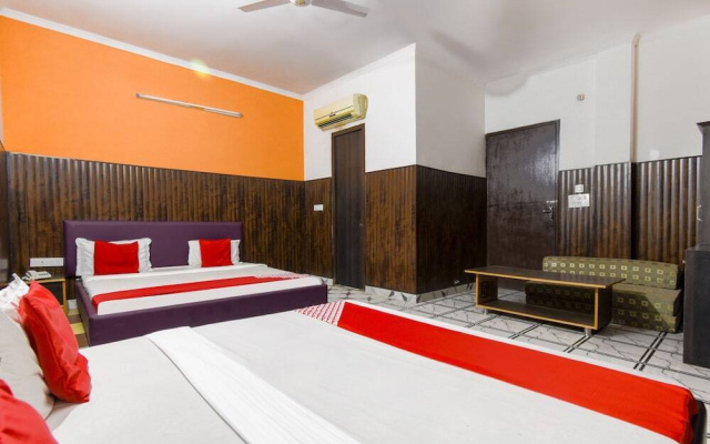 OYO 10455 Hotel Royal Dreams