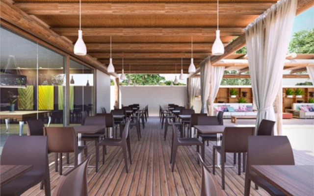 Ravenala Hotel