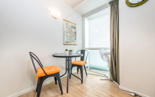 JHT - 1 BRM UoA Albert Park Balcony